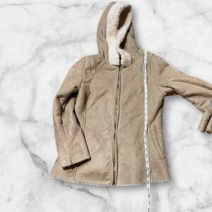 Women’s big chill medium tan and fur coat